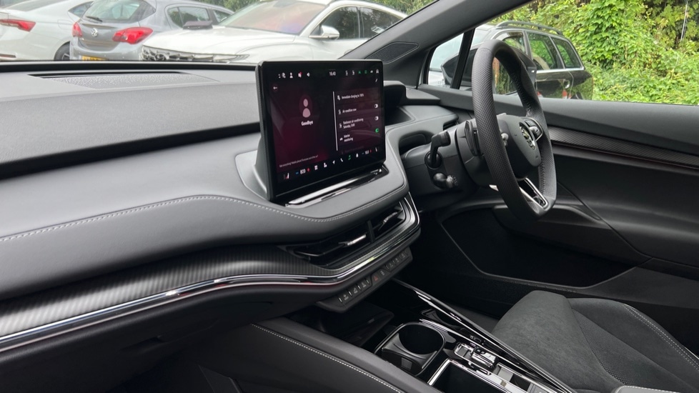 Used Skoda Enyaq 2025 for sale - 76868757: Photo 2