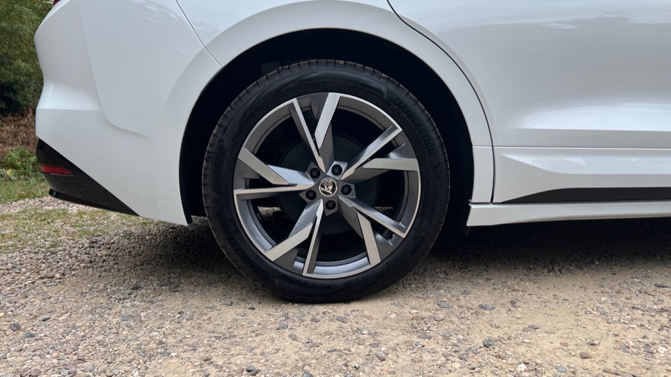 Used Skoda Enyaq 2025 for sale - 76868757: Photo 5