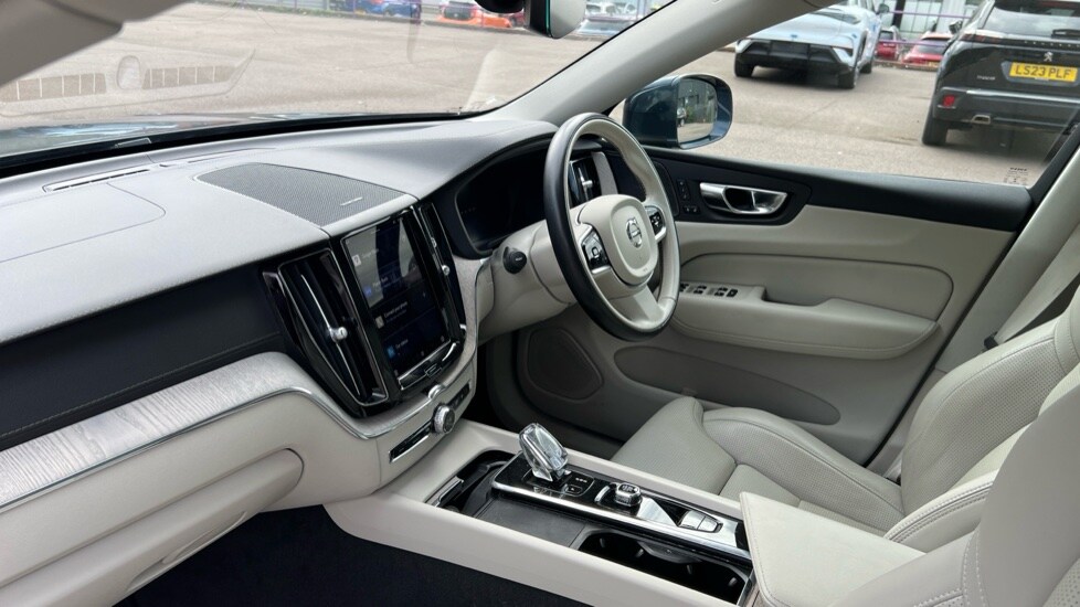 Used Volvo XC60 2021 for sale - 76033860: Photo 10