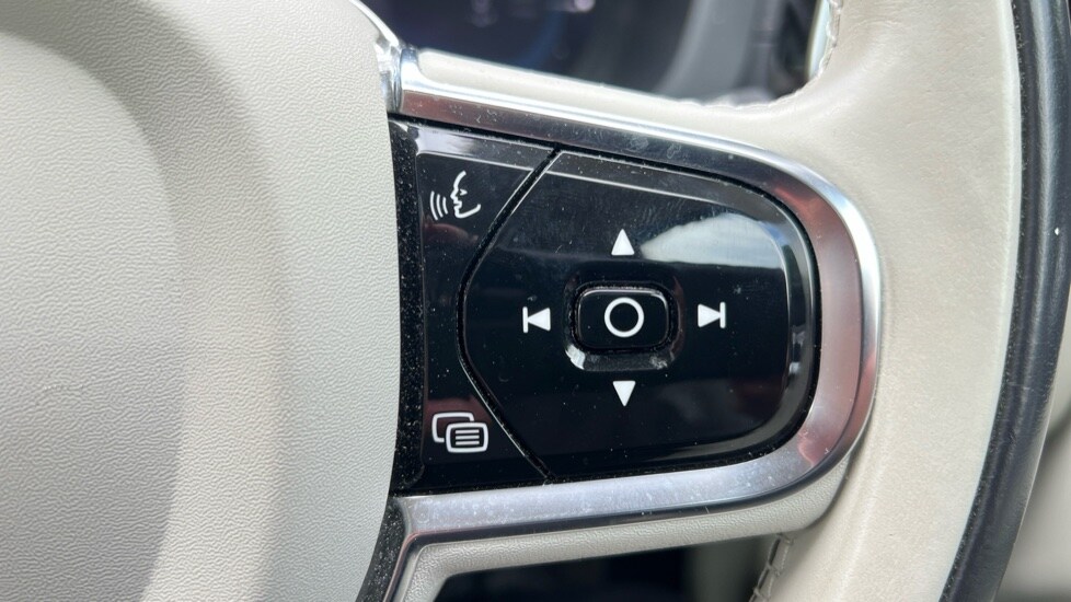 Used Volvo XC60 2021 for sale - 76033860: Photo 22
