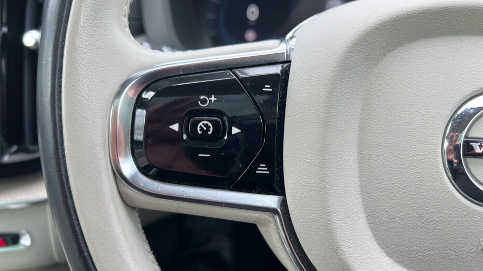 Used Volvo XC60 2021 for sale - 76033860: Photo 23
