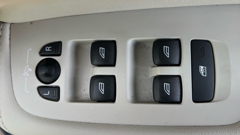 Used Volvo XC60 2021 for sale - 76033860: Photo 30