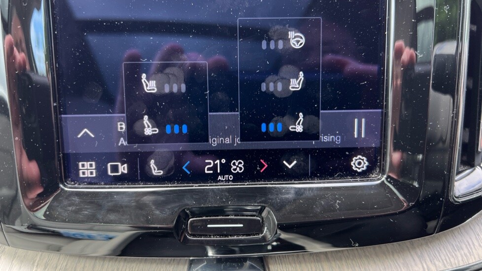 Used Volvo XC60 2021 for sale - 76033860: Photo 41