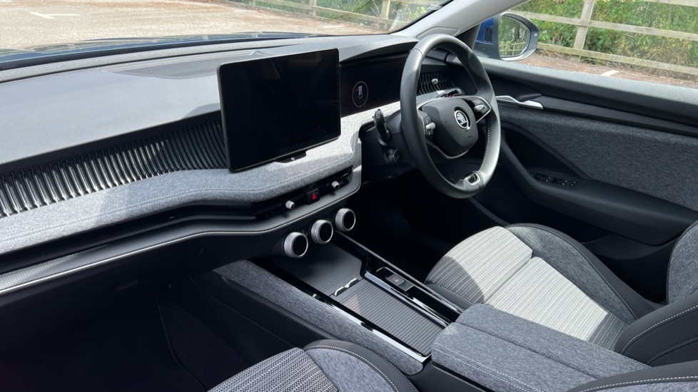 Used Skoda Superb 2024 for sale - 76868529: Photo 2