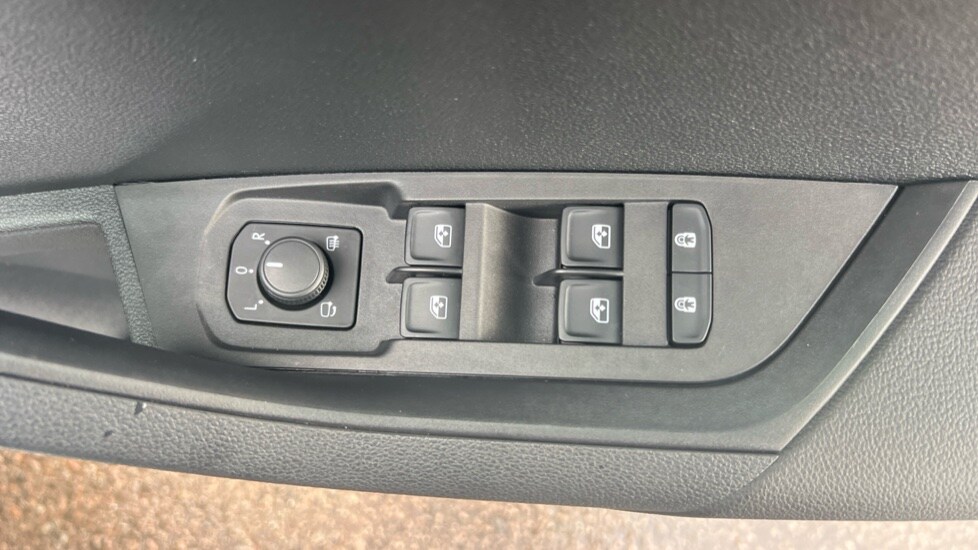 Used Skoda Karoq 2025 for sale - 76870686: Photo 28