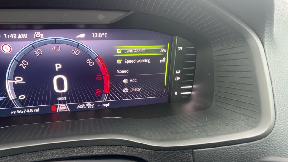 Used Skoda Karoq 2025 for sale - 76870686: Photo 37