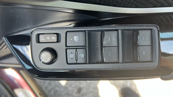 Used Toyota C-HR 2023 for sale - 76217071: Photo 34