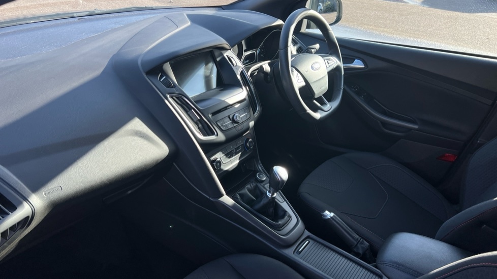 Used Ford Focus 2017 for sale - 76873964: Photo 10