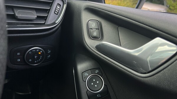 Used Ford Fiesta 2020 for sale - 76217039: Photo 32