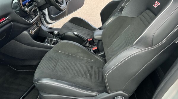 Used Ford Fiesta 2020 for sale - 76217039: Photo 33
