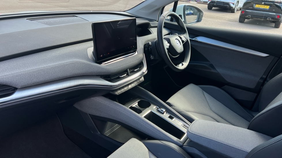 Used Skoda Enyaq 2024 for sale - 76870344: Photo 2