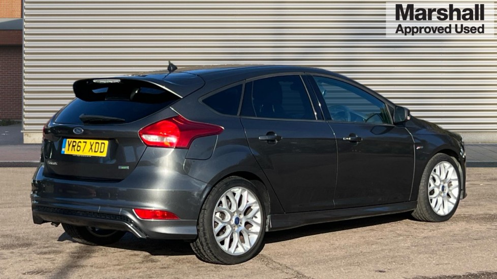 Used Ford Focus 2017 for sale - 76760714: Photo 3