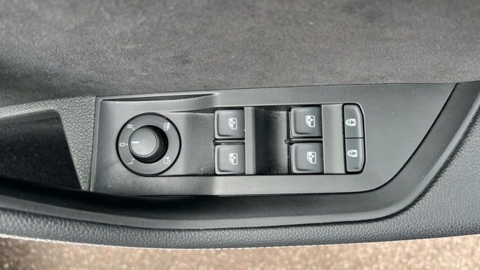 Used Skoda Superb 2023 for sale - 76117037: Photo 37