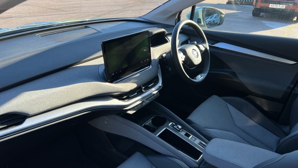 Used Skoda Enyaq 2025 for sale - 76872014: Photo 2