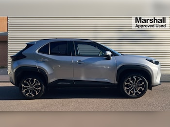 Used Toyota Yaris Cross 2023 for sale - 75992887: Photo 2