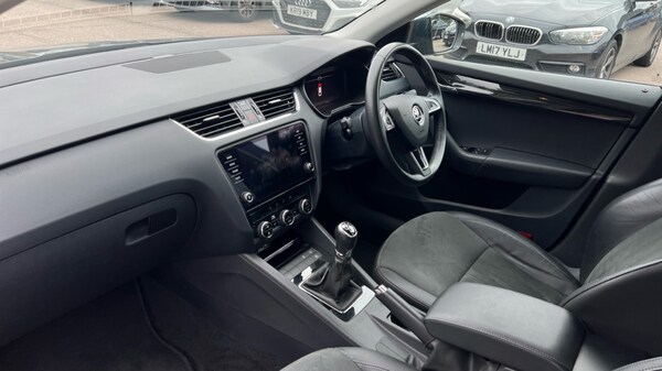Used Skoda Octavia 2020 for sale - 76302453: Photo 2