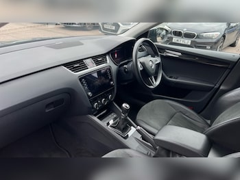 Used Skoda Octavia 2020 for sale - 76302453: Photo 2