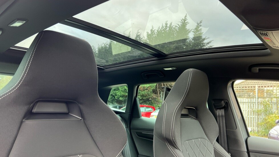 Used Skoda Karoq 2024 for sale - 76630152: Photo 30