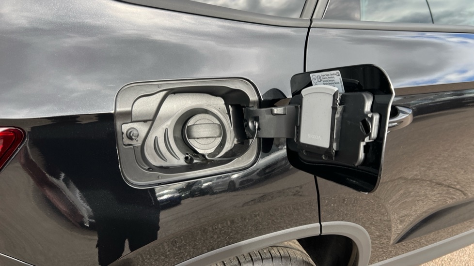 Used Skoda Karoq 2025 for sale - 76871275: Photo 29