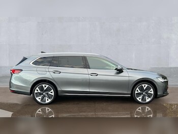 Used Skoda Superb 2025 for sale - 76501375: Photo