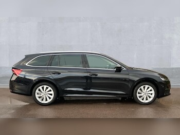 Used Skoda Octavia 2025 for sale - 76420463: Photo