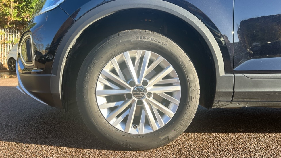 Used Volkswagen T-Roc 2023 for sale - 76873290: Photo 17