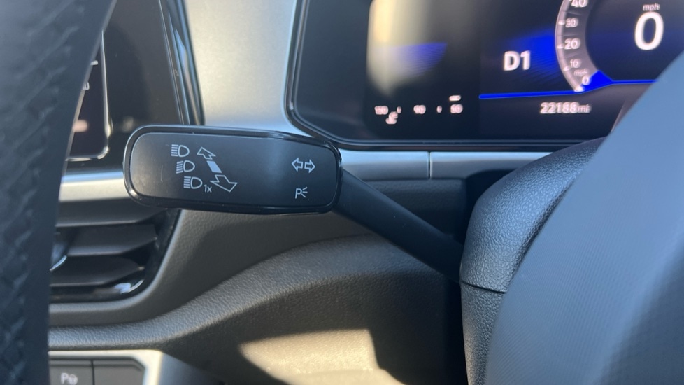 Used Volkswagen T-Roc 2023 for sale - 76873290: Photo 25