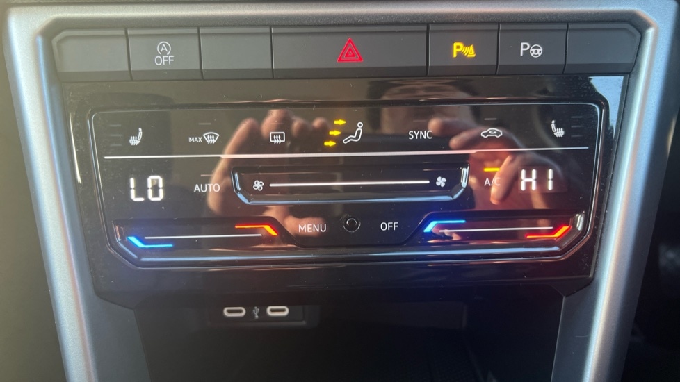 Used Volkswagen T-Roc 2023 for sale - 76873290: Photo 32