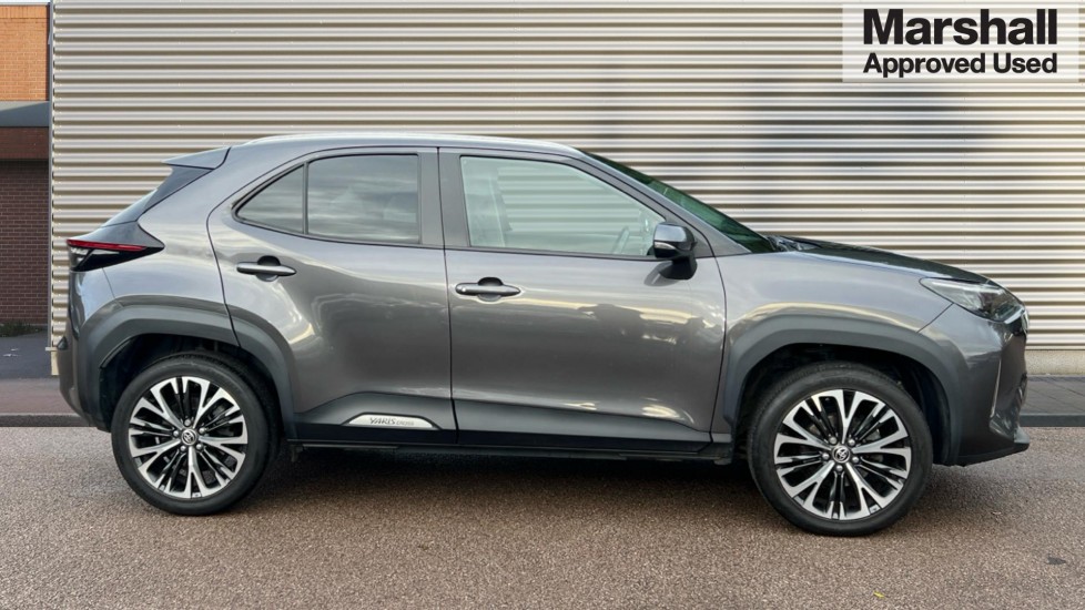 Used Toyota Yaris Cross 2022 for sale - 76875037: Photo 2