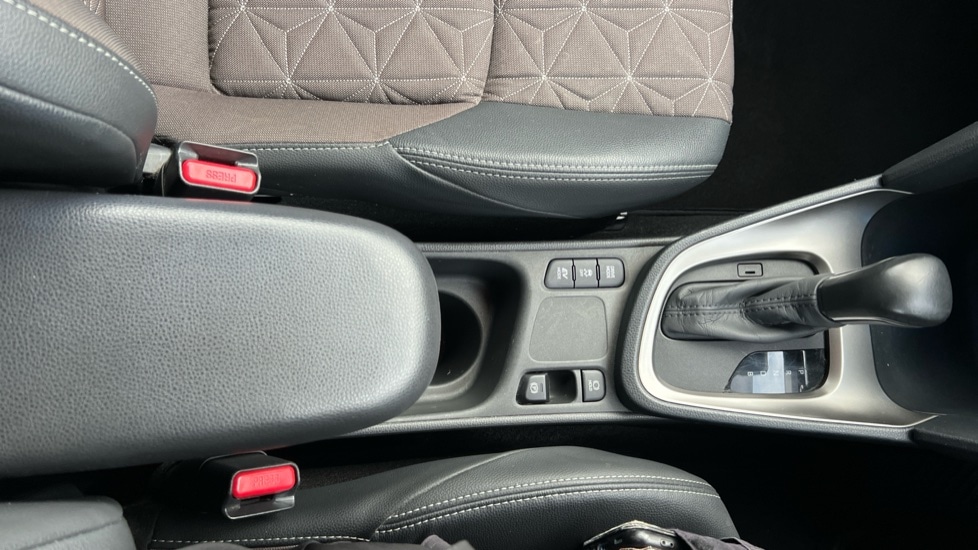 Used Toyota Yaris Cross 2022 for sale - 76875037: Photo 28