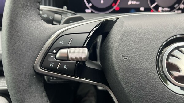 Used Skoda Superb 2024 for sale - 76273013: Photo 35