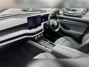 Used Skoda Superb 2025 for sale - 76355228: Photo