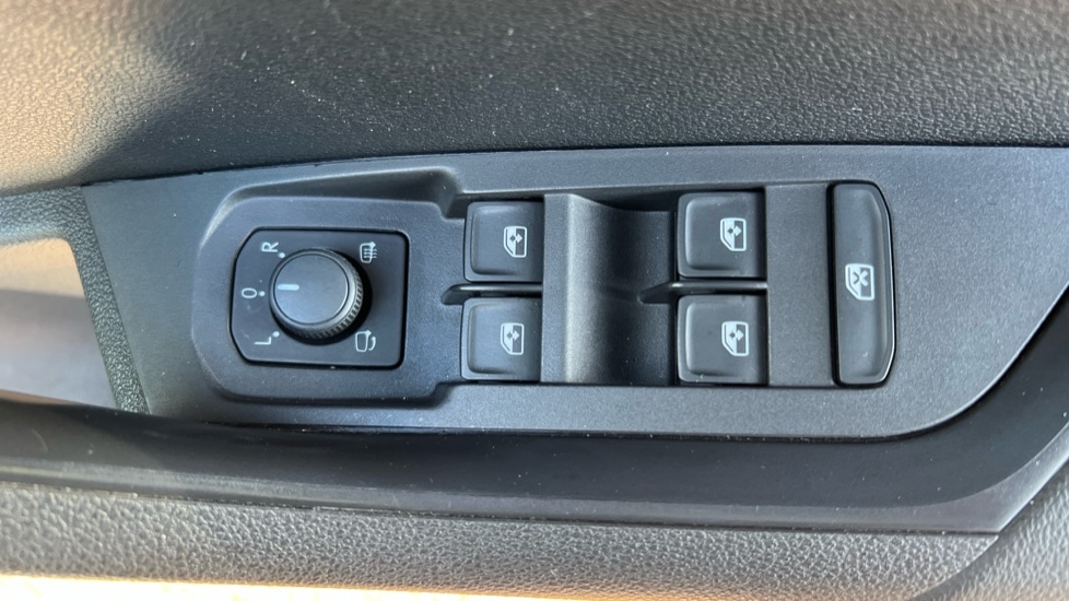 Used Skoda Karoq 2022 for sale - 76873142: Photo 28