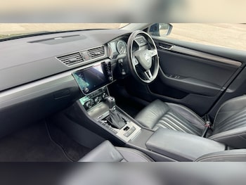 Used Skoda Superb 2019 for sale - 76099981: Photo 2