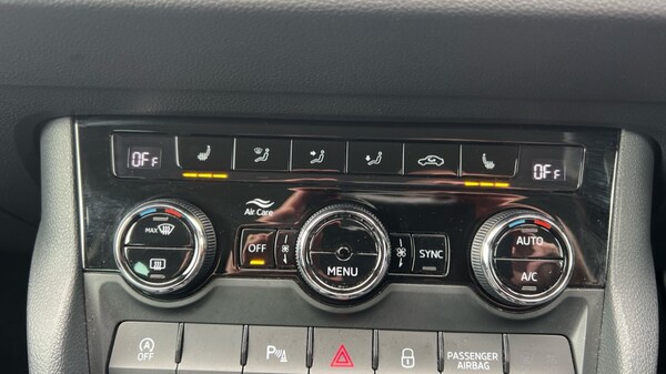 Used Skoda Karoq 2019 for sale - 76130529: Photo 31