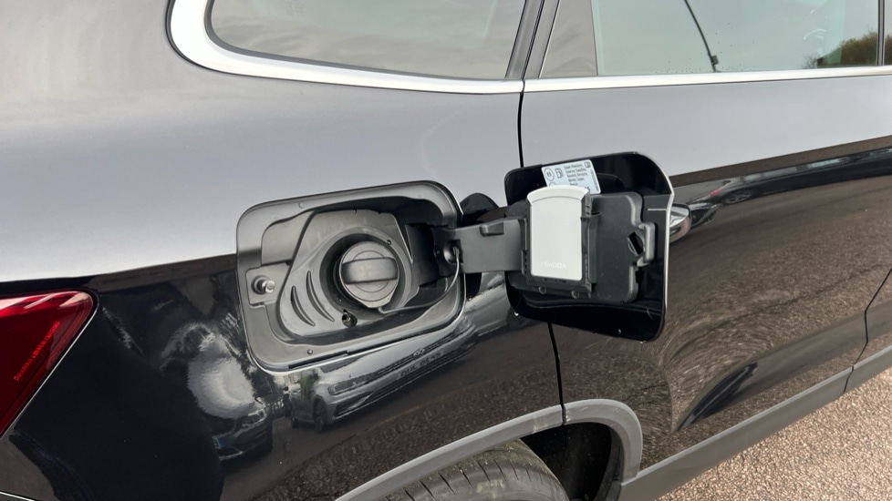 Used Skoda Karoq 2024 for sale - 76870104: Photo 29