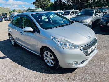 Used Peugeot 208 2014 for sale - 79859089: Photo