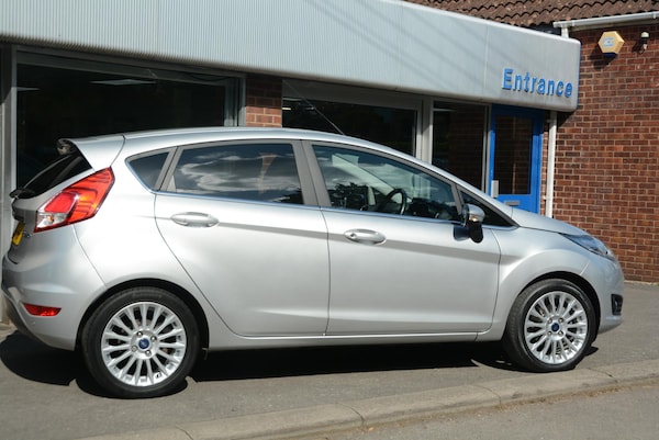 Used Ford Fiesta 2014 for sale - 52915389: Photo 2
