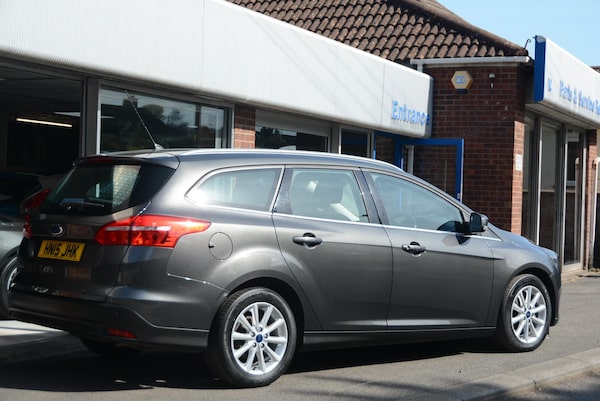 Used Ford Focus 2015 for sale - 52913679: Photo 2