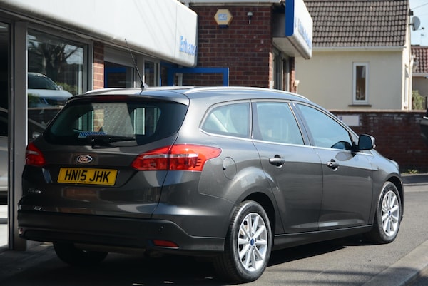 Used Ford Focus 2015 for sale - 52913679: Photo 3
