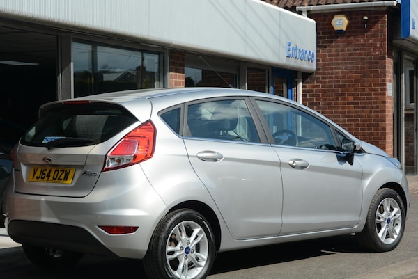 Used Ford Fiesta 2015 for sale - 52915355: Photo 8