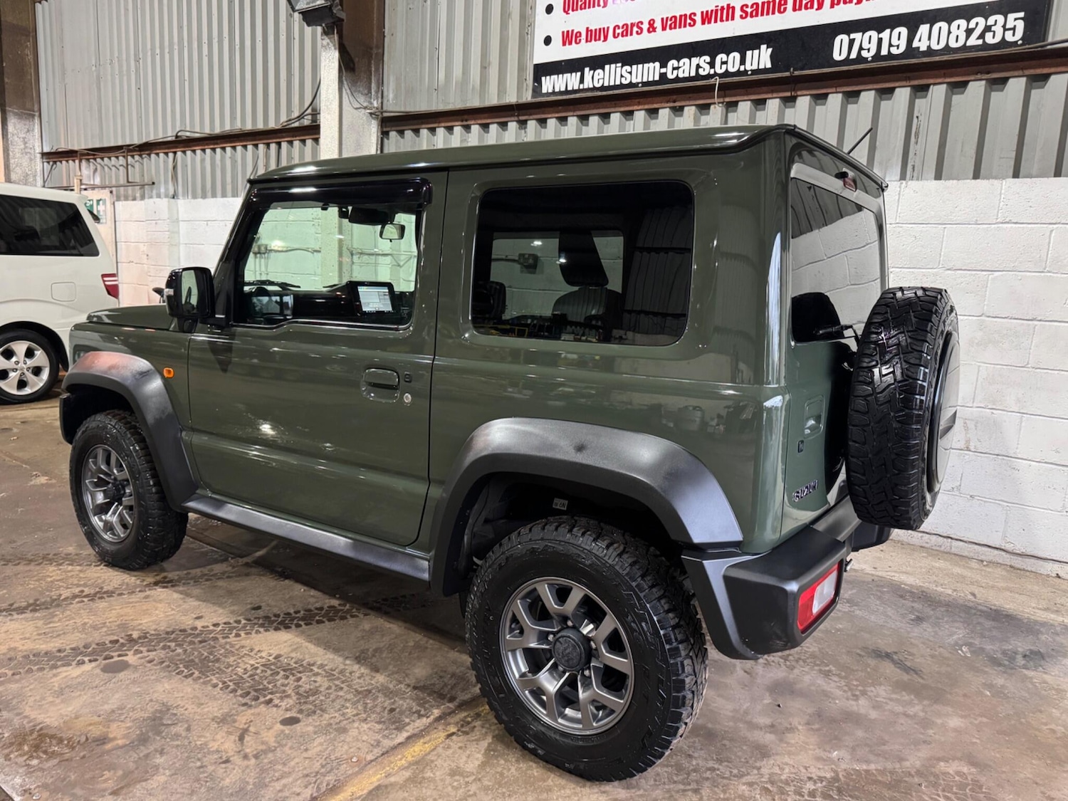 Used Suzuki Jimny for sale - 76635404: Photo 3