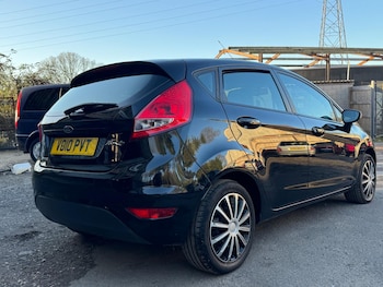 Used Ford Fiesta 2010 for sale - 77049721: Photo