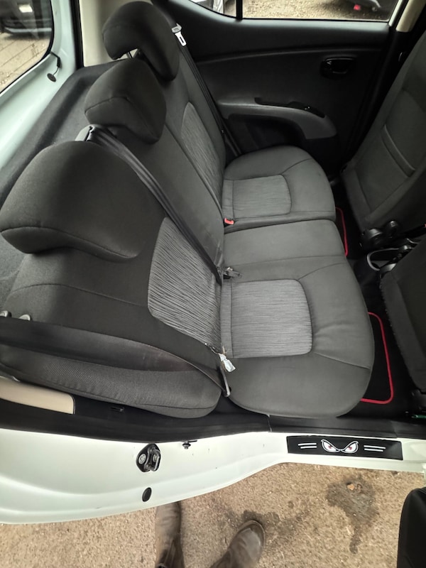 Used Hyundai i10 2012 for sale - 76259442: Photo 13