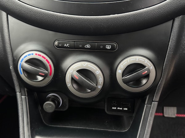 Used Hyundai i10 2012 for sale - 76259442: Photo 15