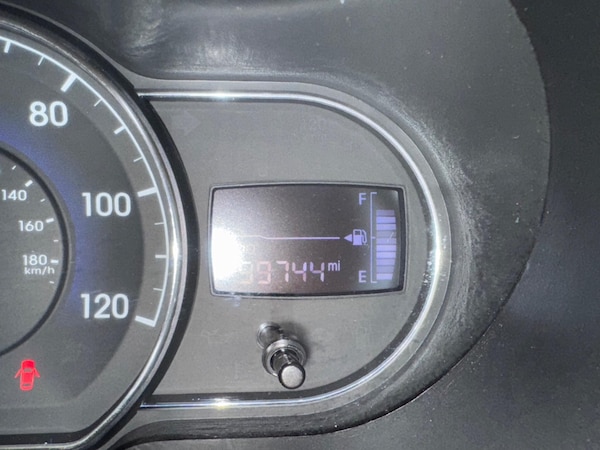 Used Hyundai i10 2012 for sale - 76259442: Photo 17
