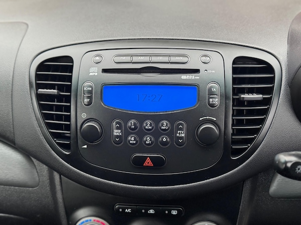 Used Hyundai i10 2012 for sale - 76259442: Photo 28