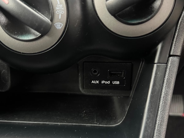 Used Hyundai i10 2012 for sale - 76259442: Photo 29