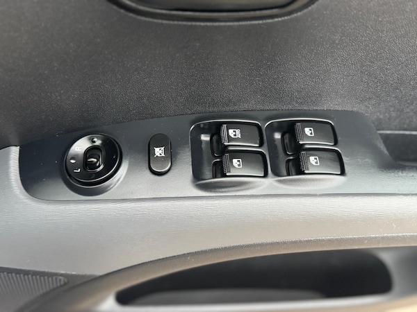 Used Hyundai i10 2012 for sale - 76259442: Photo 34