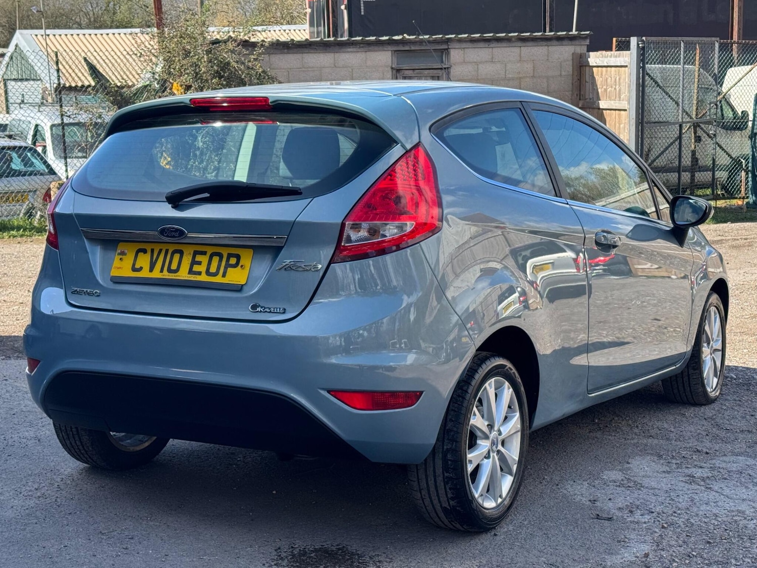 Used Ford Fiesta 2010 for sale - 78057763: Photo 2